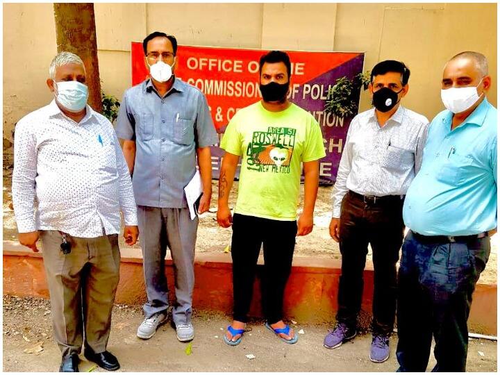 Delhi Big drug smuggler arrested with one kg of heroin worth this much ann दिल्ली: एक किलो हेरोइन के साथ बड़ा ड्रग तस्कर गिरफ्तार, इंटरनेशनल मार्केट में डेढ़ करोड़ रुपये कीमत