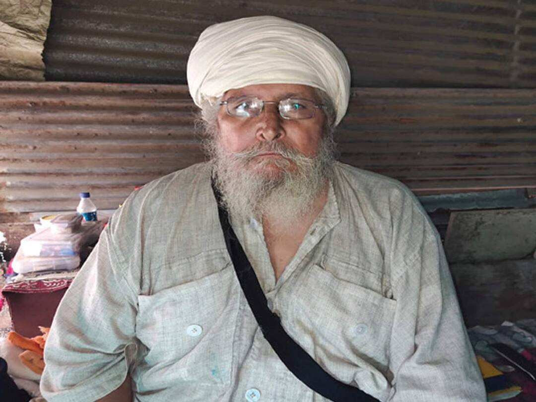 At 82, Khaira Babaji turns legend; feeds 3M on Maha highway 82 ਸਾਲ ਦੀ ਉਮਰ ਵਿੱਚ ਖੈਰਾ ਬਾਬਾਜੀ ਕਰ ਰਹੇ ਅਜਿਹਾ ਨੇਕ ਕੰਮ, ਕੀ ਲੋਕ ਕਰ ਰਹੇ ਨੇ ਖੂਬ ਸ਼ਲਾਘਾ