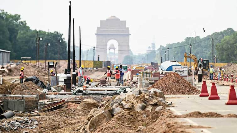 Delhi HC Dismisses Plea To Stop Construction In Central Vista Project, Imposes 1 Lakh Fine On Petitioner Delhi HC Dismisses Plea To Stop Construction In Central Vista Project, Imposes 1 Lakh Fine On Petitioner