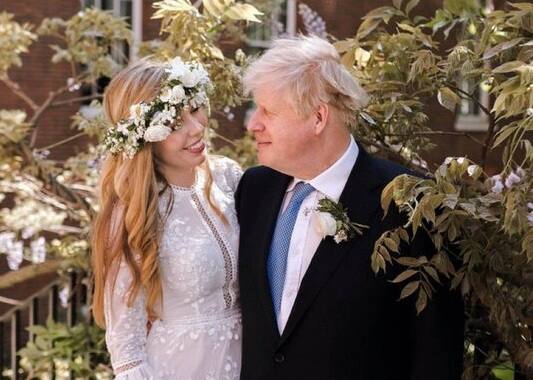 Britain PM Boris Johnson Third time Married with Fiancée Carrie Symonds બ્રિટિશ વડાપ્રધાનનાં ત્રીજા લગ્ન, એક યુવતી સાથે અફેરથી પણ બન્યા છે પિતા, જાણો બોરિસની પત્નિઓ અને ગર્લફ્રેન્ડ્સ વિશે..........
