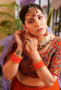 Sapna Chaudhary और उनके पति वीर साहू की नेट वर्थ जान हैरान रह जाएंगे, 2 करोड़ की गाड़ी में घुमती हैं हरियाणवी डांसर