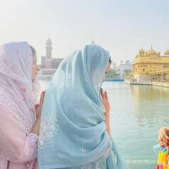 In Pics: પરિવાર સાથે પહેલીવાર સ્વર્ણ મંદિર પહોંચી કંગના રનૌત, સુંદરતા જોઇને ચોંકી