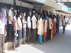 কো-উইন অ্যাপ দরকার নেই, আধার কার্ডে দেখিয়েই ভ্যাকসিন পাবেন কলকাতা পুর এলাকার প্রবীণরা