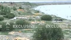 कोरोना काल की एक और भयानक तस्वीर! Unnao में दिखे गंगा में बहते शव। Coronavirus