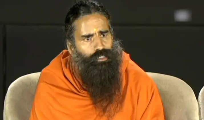 yoga guru baba ramdev exclusive interview with abp news on allopathy remarks controversay  Exclusive: બાબા રામદેવે કહ્યું- હું એલોપેથી અને ડૉક્ટરોની વિરુદ્ધમાં નથી, મારી લડાઈ ડ્રગ માફિયા સામે