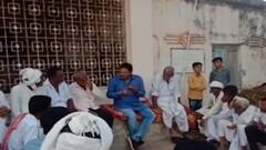 નેતાઓ કોરોના નિયમ તોડે તો ચાલે પણ સામાન્ય માનવીને આ અંગે દંડ