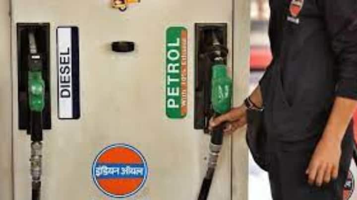 Petrol-diesel prices have risen 21 times in 32 days, today again પેટ્રોલ-ડીઝલની કિંમતમાં કમરતોડ ભાવ વધારો, 32 દિવસમાં 21 વખત ભાવ વધ્યા