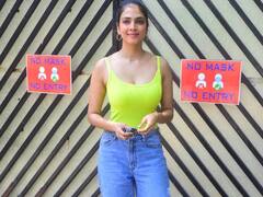 Malavika Mohanan | கொரோனா தடுப்பூசி போட்டுக்கொண்ட மாஸ்டர் நாயகி... கூல் புகைப்படங்கள்!