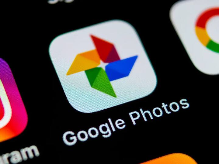 गूगल फोटोजचा स्पेस आता मोफत नाही- 1 जूननंतर गुगल फोटोजमध्ये तुम्हाला अमर्याद फोटो अपलोड करता येणार नाहीत. गुगलच्या माहितीनुसार 15 जीबी इतका स्पेस प्रत्येक युजरला देण्यात येईल. यामध्ये ईमेलचाही समावेश आहे, फोटो आणि गुगल ड्राईव्हचाही.  तम्हाला 15 जीबीपेक्षा जास्त स्पेस वापरण्यासाठी गुगलला पैसे भरावे लागणार आहेत. यापूर्वी हा स्पेस मोफत वापरता येत होता.