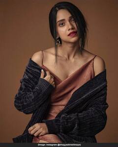 PHOTO : 'घाडगे अँड सून' फेम अभिनेत्री भाग्यश्री लिमयेचा ग्लॅमरस अंदाज; चाहत्यांकडून लाईक्सचा वर्षाव