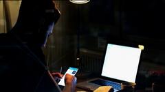 Cyber Crime : सायबर गुन्हेगारांचं नवं हत्यार.. आधी चॅट, मग अश्लील व्हिडीओ कॉल, Sextortion ची भीती