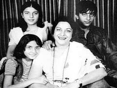 अभिनेत्री Nargis की बर्थ एनिवर्सरी पर Sanjay Dutt ने शेयर की मां की तस्वीर, लिखा - आप जैसा कोई नहीं