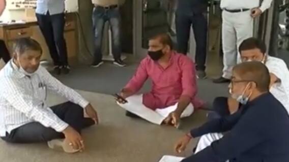 ગાંધીનગર: કોંગ્રેસના 3 MLAના ધરણાં, સુરક્ષાકર્મીઓ પર ગેરવર્તણૂકનો આરોપ