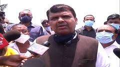 Devendra Fadnavis Jalgaon visit : विमा कंपन्यांनी सरसकट नुकसान भरपाई द्यावी : देवेंद्र फडणवीस