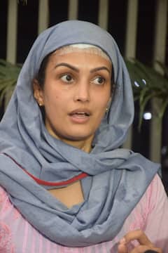 Karan Mehra's Wife Nisha Rawal Breaks Down Into Tears As She Addresses Press Conference After Accusing Him Of Domestic Violence