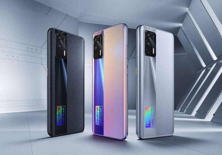 Vivo V20 Pro સાથે થશે ટક્કર....  Realme X7 Max 5Gને ભારતમાં Vivo V20 Pro સાથે ટક્કર થવાની છે. આ ફોનમાં પણ રિયલમીના જેવા જ ફિચર્સ આપવામા આવ્યા છે.
