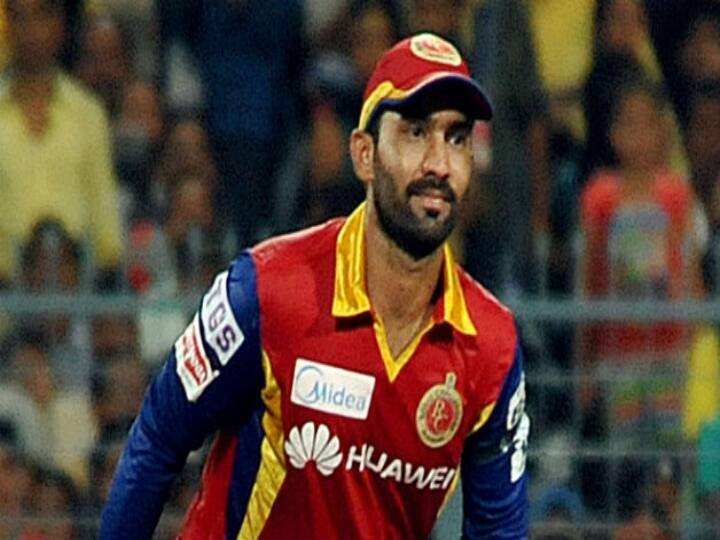 பெங்களூர் அணிக்காக தினேஷ் கார்த்திக் ஆடியபோது