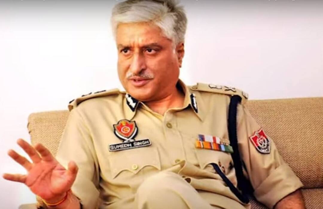 Punjab Vigilance Bureau team raids Sumedh Saini's house ਪੰਜਾਬ ਵਿਜੀਲੈਂਸ ਬਿਊਰੋ ਦੀ ਟੀਮ ਨੇ ਸੁਮੇਧ ਸੈਣੀ ਦੇ ਘਰ ਮਾਰਿਆ ਛਾਪਾ