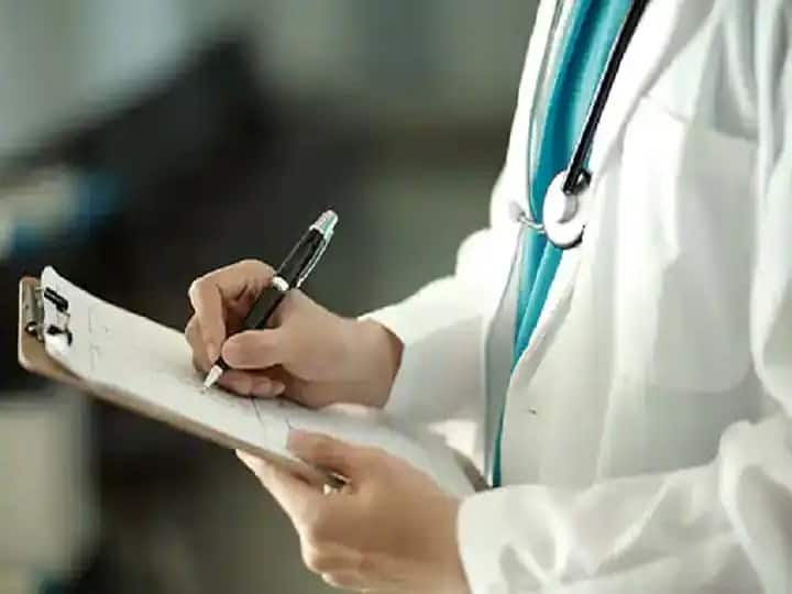 MBBS second and third year exams on 10th June Maharashtra University of Health Sciences Decision MBBS च्या दुसऱ्या अन् तिसऱ्या वर्षाच्या परीक्षा 10 जूनलाच; महाराष्ट्र आरोग्य विज्ञान विद्यापीठाची भूमिका