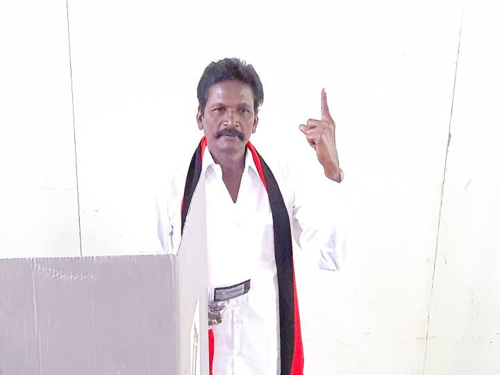Comment on the work of MLA Corona நானா மருந்து தயார் செய்து தர முடியும்? கொரோனா பணி குறித்து  திமுக எம்எல்ஏ., சர்சை பதில்!