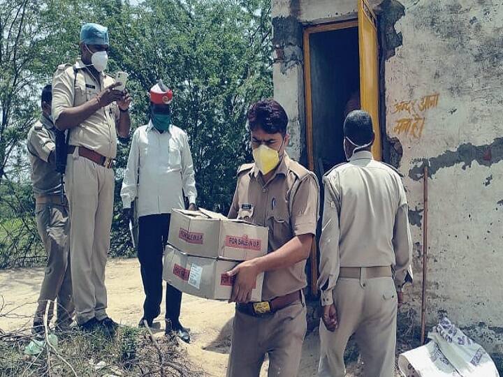 Aligarh liquor scandal administration in action shop was demolished from where sale of liquor took place ann  अलीगढ़ शराब कांड: प्रशासन की बड़ी कार्रवाई, उस ठेके को किया ध्वस्त जहां से हुई थी शराब की बिक्री 