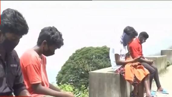 Kerala Internet: এলাকায় নেই ইন্টারনেট, ৬ কিমি দূরে গিয়ে অনলাইন ক্লাস কেরলের ইদুক্কির পড়ুয়াদের