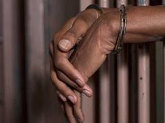 UP: खाने के साथ सलाद नहीं देने पर पत्नी की हत्या करने वाला शख्स गिरफ्तार, कुदाल से किया था वार  