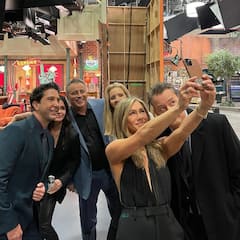 Jennifer Aniston's 'Bazillionth' Selfie With Co-Stars From 'Friends: The Reunion' Breaks The Internet
