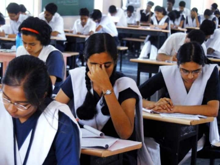 Telangana 12th Exam Cancelled: Telangana State Board 12th exam canceled Telangana 12th Exam Cancelled: तेलंगाना राज्य बोर्ड की 12वीं की परीक्षा रद्द, पढ़ें डिटेल