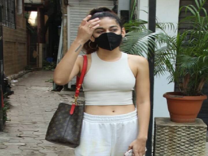 ஆல்யா வைத்திருக்கும் லூயிஸ் வுய்ட்டன் கைப்பை 1.30 லட்ச ரூபாயாகும்.