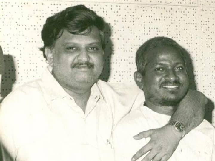 மறைந்த பாடகர் எஸ்.பி.பாலசுப்பிரமணியத்துடன் இசையமைப்பாளர் இளையராஜா