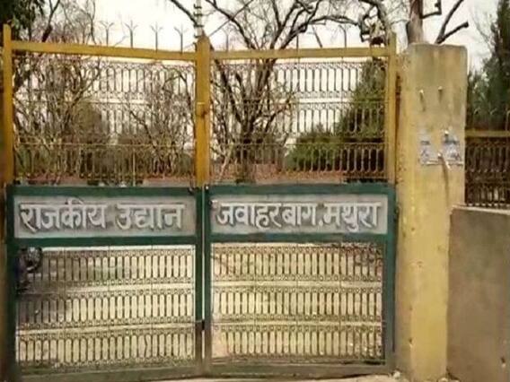 UP: शहीद पुलिस अधीक्षक की पत्नी ने सरकार पर वादे पूरे नहीं करने का लगाया आरोप, जानें- पूरा मामला UP: शहीद पुलिस अधीक्षक की पत्नी ने सरकार पर वादे पूरे नहीं करने का लगाया आरोप, जानें- पूरा मामला