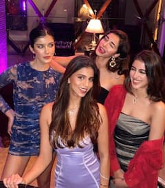 SRK's Daughter Suhana Khan Sets Internet On Fire With New Photo; Ananya Panday, Shanaya Kapoor & Navya Naveli Go Gaga Over Her Stunning Look