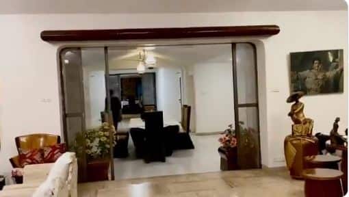 সংবাদ মাধ্যমকে দেওয়া এক সাক্ষাৎকারে এমনটাই জানান। সম্প্রতি বাড়ির অন্দরমহলের ছবি দর্শকদের সঙ্গে শেয়ার করেছেন ধর্মেন্দ্র।