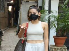 Alaya | மாஸ்க்.. லூயுஸ் பேக்.. பாலிவுட் நடிகை ஆல்யாவின் லாக்டவுன் புகைப்படங்கள்!