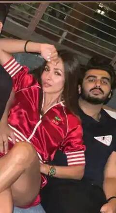 ਅਰਜੁਨ ਕਪੂਰ ਨੇ ਗਰਲਫਰੈਂਡ ਮਾਲਾਇਕਾ ਤੇ ਵਰਾਇਆ ਖੂਬ ਪਿਆਰ, ਜਾਣੋ 12 ਸਾਲ ਵੱਡੀ ਮਾਲਾਇਕਾ ਨਾਲ ਕੈਸਾ ਹੈ ਅਦਾਕਾਰ ਦਾ ਰਿਸ਼ਤਾ