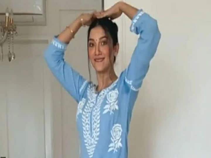 Gauahar khan dance on kareena Kapoor song bole chudiyan video goes viral Gauhar Khan ने किया Kareena Kapoor के गाने पर बिंदास डांस, वीडियो पर पति Zaid ने किया ये कमेंट