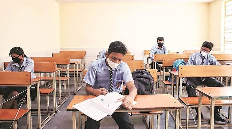 Demand to cancel Gujarat Board's Std-12 examination, give mass promotion to students ગુજરાત બોર્ડની ધોરણ-12ની પરીક્ષા રદ્દ કરવાની માગ ઉઠી, વિદ્યાર્થીઓને માસ પ્રમોશન આપો