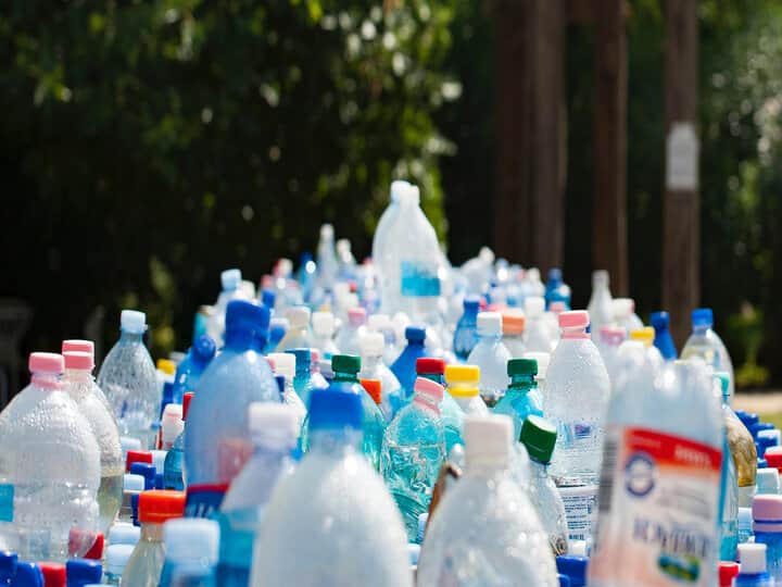 Plastic Ban in Sikkim Big decision of Sikkim government will ban plastic bottles from the year 2022 ANN Plastic Ban in Sikkim: सिक्किम सरकार का बड़ा फैसला, साल 2022 से प्लास्टिक की बोतलों पर लगाएगी बैन