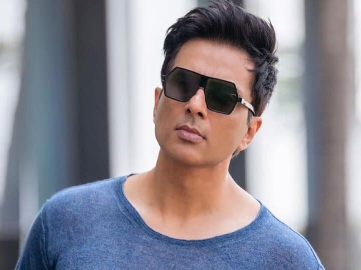 Sonu Sood Heartbroken Over Demise Of 25-Year-Old COVID-19 Patient He Was Trying To Save Sonu Sood Mourns Demise Of 25-Year-Old COVID-19 Patient He Was Trying To Save