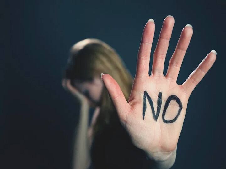 17 year old girl raped by her tennis coach in Jaipur பயிற்சிக்கு வந்த சிறுமியை பாலியல் வன்கொடுமை செய்த பயிற்சியாளர் கைது