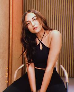 Happy Birthday Sonakshi Sinha: Here Are Unseen Throwback PICS Of B-Town's 'Dabangg' Girl