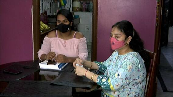 क्या 12वीं की परीक्षा रद्द होने से वाकई खुश हैं छात्र और अभिभावक?