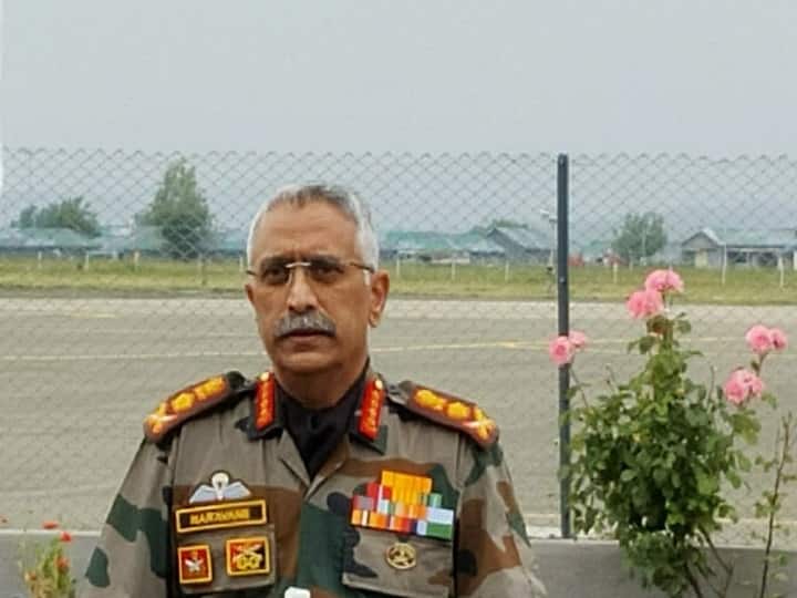 BE ALERT FOR ANY EMERGENCY SCENARIO, ARMY CHIEF Manoj Mukund Naravane IN KASHMIR ANN थलसेना प्रमुख ने किया कश्मीर का दौरा, कहा- भारतीय सेना को पूरी तरह अलर्ट रहने की जरूरत