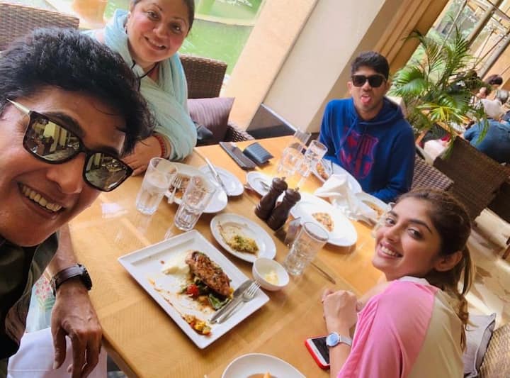 कहते हैं कि आसिफ अपनी डाइट का विशेष ध्यान रखते हैं. मीडिया रिपोर्ट्स की मानें तो आसिफ ने लंबे समय से शक्कर का सेवन नहीं किया है. साथ ही एक्टर तला भुना खाना खाने से भी परहेज़ करते हैं.