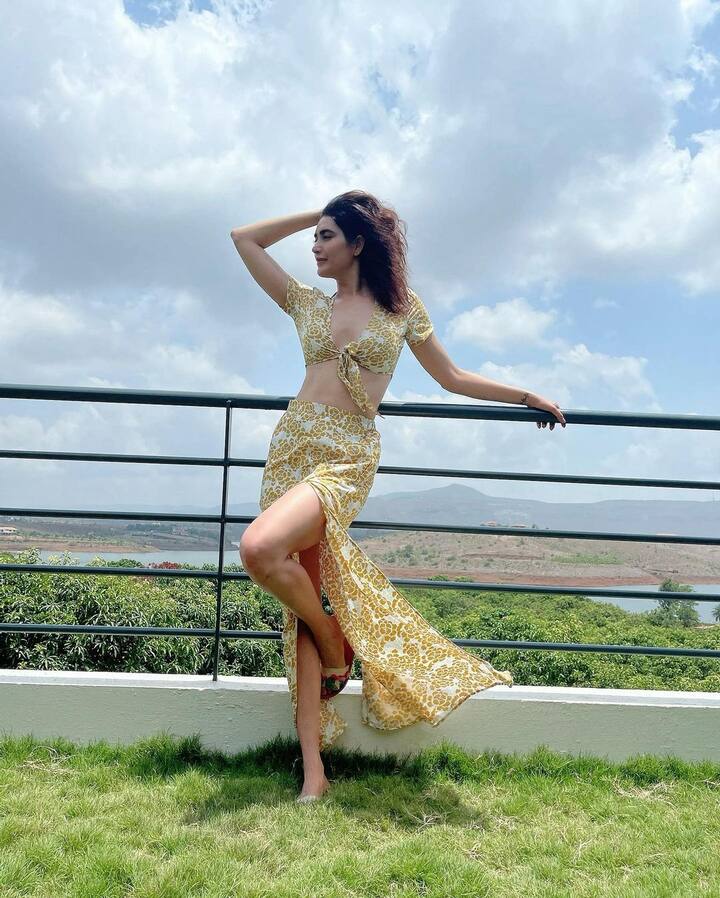 इस एक्ट्रेस ने सीरियल Kyunki Saas Bhi Kabhi Bahu Thi से एक्टिंग में डेब्यू किया था. उसके बाद ये कई फिल्मों और सीरियल्स में नज़र आ चुकी हैं.
