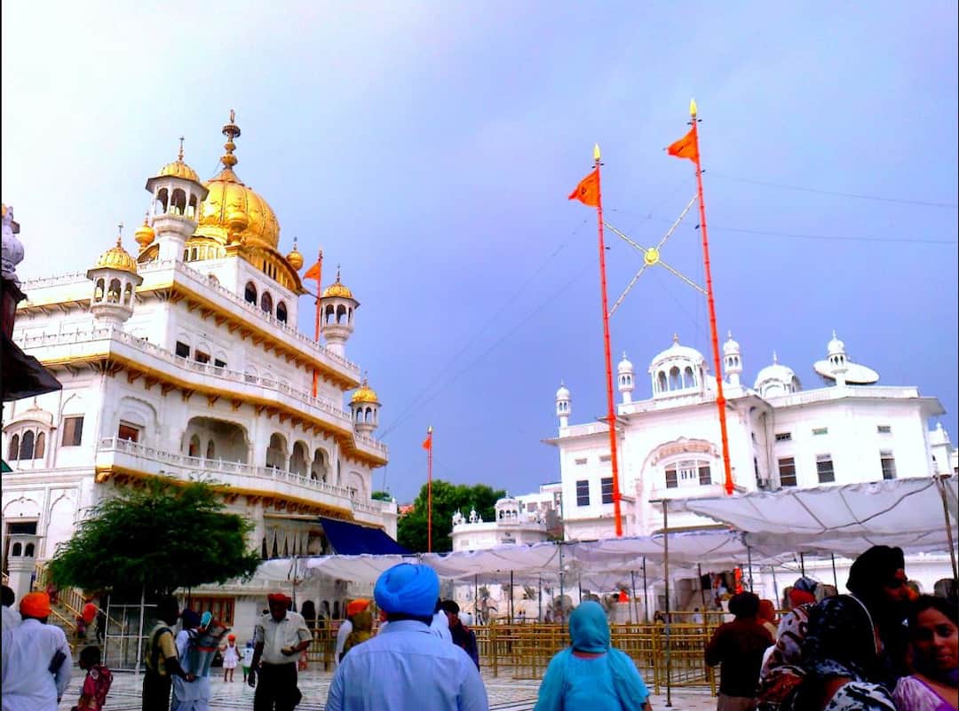 Historical story of Sri Akal Takhat Sahib, the divine throne of the Sikhs ਸਿੱਖਾਂ ਦੇ ਇਲਾਹੀ ਤਖ਼ਤ ਸ਼੍ਰੀ ਅਕਾਲ ਤਖਤ ਸਾਹਿਬ ਦੀ ਇਤਿਹਾਸਕ ਕਹਾਣੀ