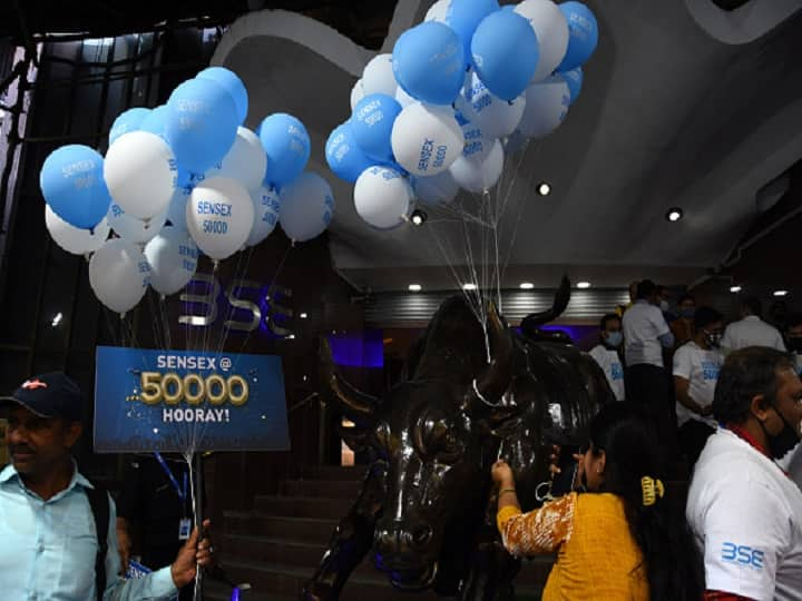 Stock Market Updates: Sensex Hits Record High Of 52,232, Nifty Breaches 15,600 Mark For First Time Ever Stock Market Highlights: Sensex Hits Record High Of 52,232, Nifty Breaches 15,600 Mark For First Time Ever