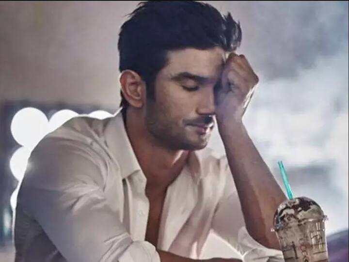 ਸੁਸ਼ਾਂਤ ਸਿੰਘ ਰਾਜਪੂਤ 14 ਜੂਨ, 2020 ਨੂੰ ਬਾਂਦਰਾ ਸਥਿਤ ਆਪਣੇ ਘਰ ਵਿੱਚ ਮ੍ਰਿਤਕ ਪਾਇਆ ਗਿਆ ਸੀ। ਬਾਅਦ ਵਿਚ ਉਸਦੀ ਰਿਲੀਜ਼ ਹੋਈ ਫਿਲਮ ਦਿਲ ਬੀਚਾਰਾ ਨੂੰ ਪ੍ਰਸ਼ੰਸਕਾਂ ਦੀ ਭਾਵੁਕ ਪ੍ਰਤੀਕ੍ਰਿਆ ਮਿਲੀ।