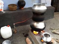 ’போன் செய்தால் டோர் டெலிவரி’ வீடு தேடி வரும் சாராயம்...!